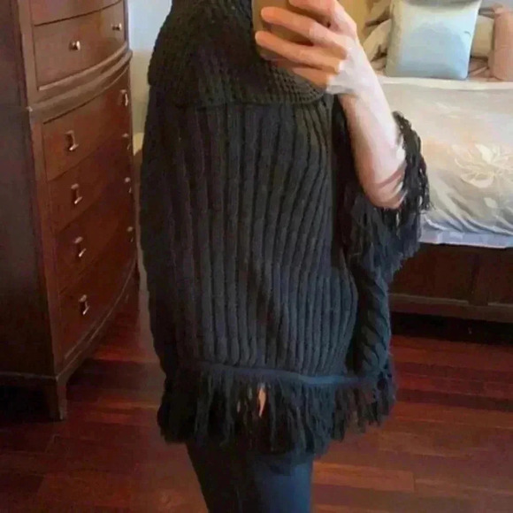 Vintage Poncho Cable Knit Fringe Trim  Black Turtleneck Small Medium - Picture 8 of 16